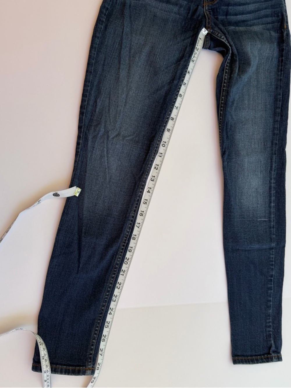 Woman’s Guess Brand Jeans Power Skinny Low Size 27​ - Picture 5 of 11